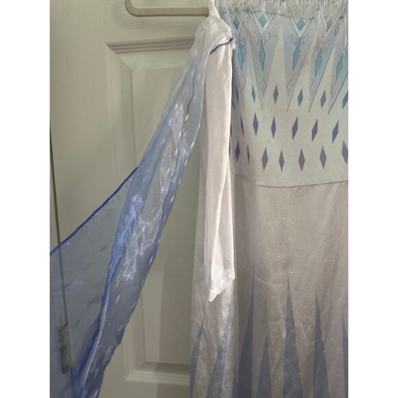 Frozen 2 snow queen Elsa costume size M 8-10 - Picture 6 of 9